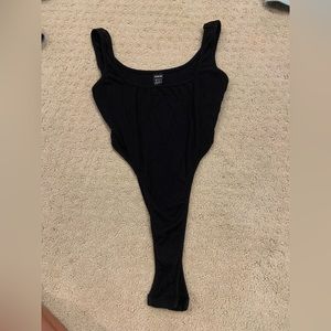 SHEIN Black Ribbed Bodysuit